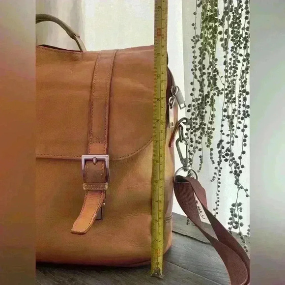 Wilsons Leather Porthole Handle Crossbody/Shoulder Bag Briefcase in Cognac - Picture 15 of 16